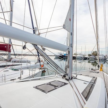 Yacht Psari Hotel Thessaloniki Exterior photo