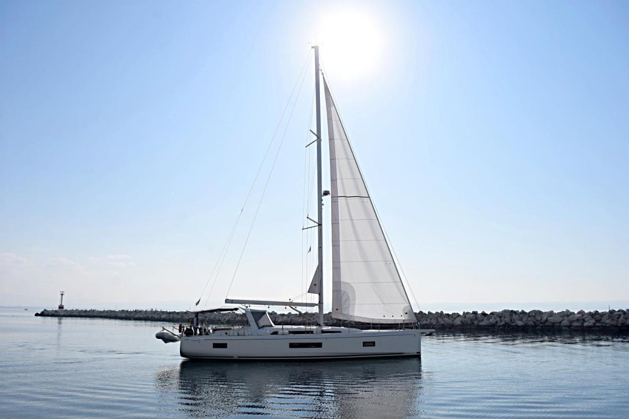 Yacht Psari Hotel Thessaloniki Exterior photo